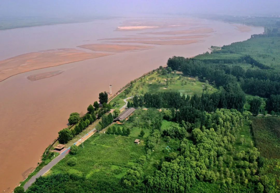 媒體批沿黃河地區(qū)“一縣一濕地、一縣一公園”做法