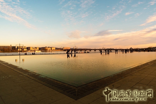 8月24頭條：法國波多爾鏡面廣場項(xiàng)目賞析
