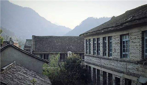 臺(tái)州·黃巖交旅集團(tuán)枕山酒店